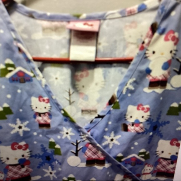 Hello Kitty Scrub Top Women's Blue Scrunched Back Size XL excellent condition - Picture 3 of 8